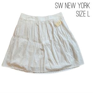 NWT White eyelet skirt, SW New York Size Large